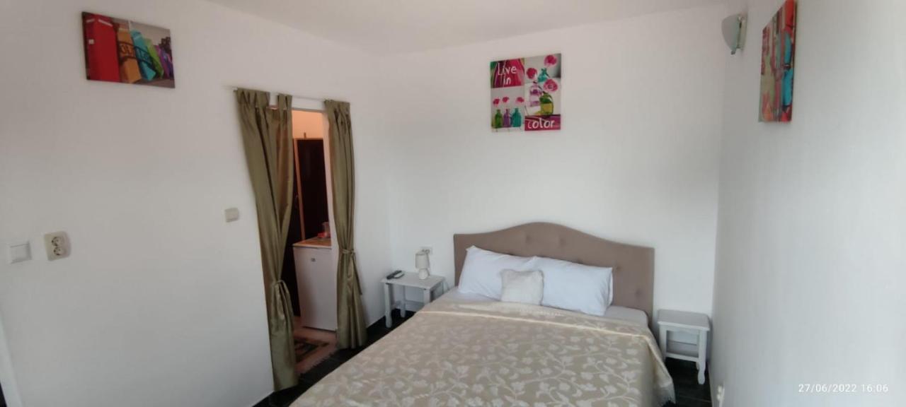 Vila Traian Si Teodora Costinesti Esterno foto